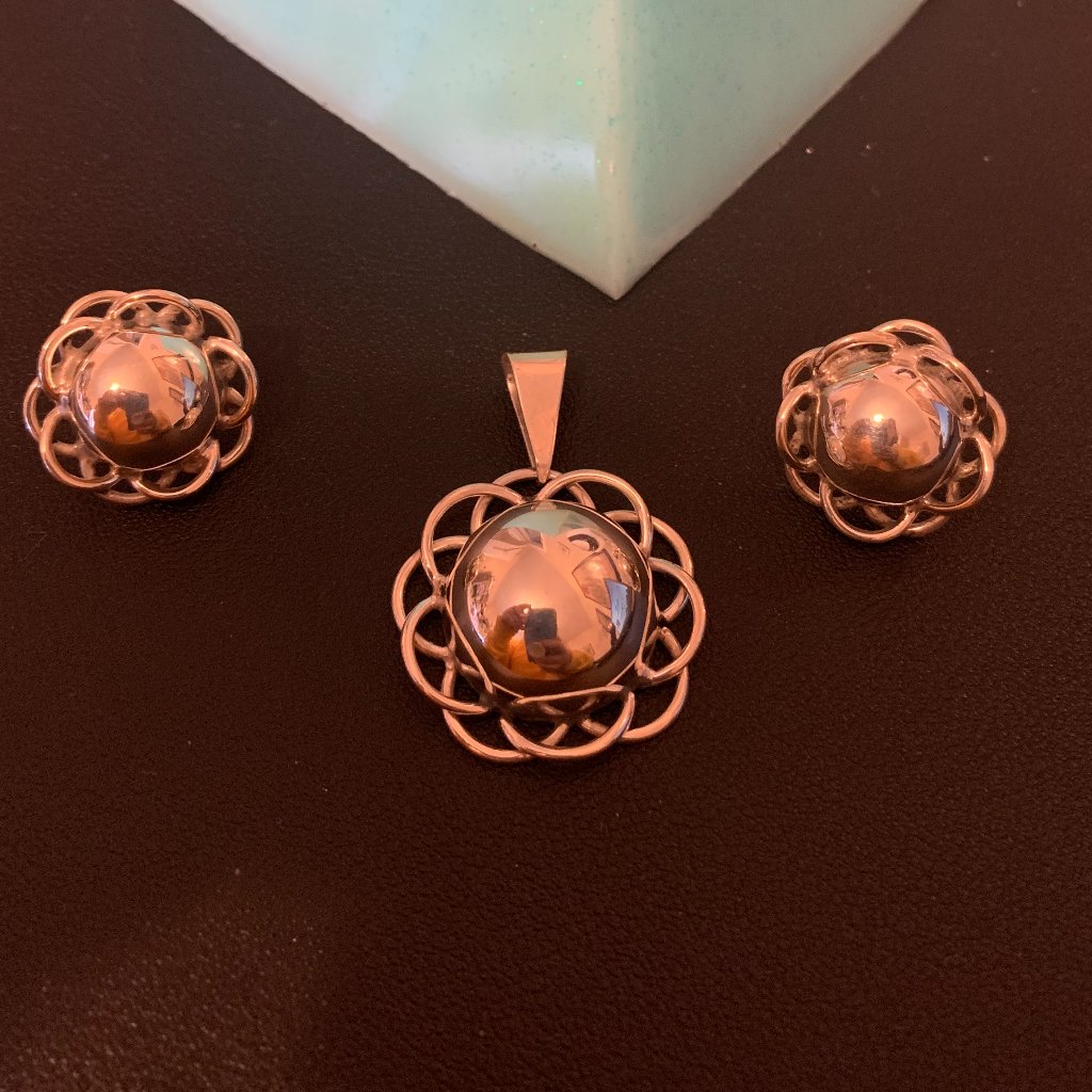 Beautiful Sterling Silver Pendent And Earrings From Mexico 38$